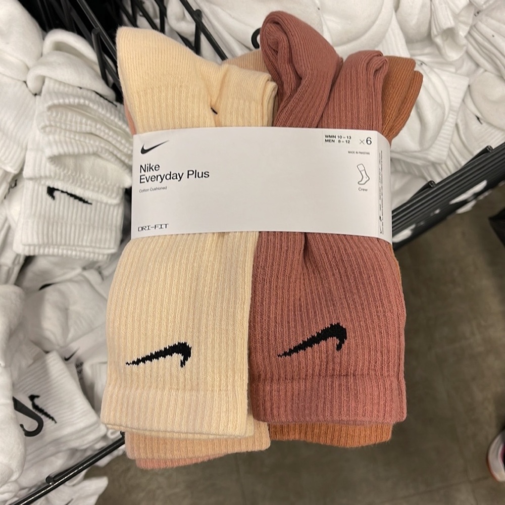 NIKE 
Training Crew Socks SizeL(6 Pairs)
Nike Everyday Cushioned

NWT - Picture 15 of 16